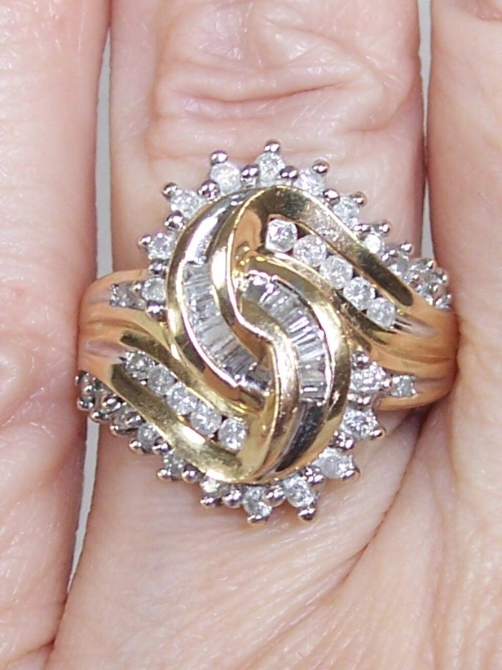 10K Yellow Gold Diamond Swirl Cocktail Ring Round & Baguette Stones Size 7 - Picture 4 of 15
